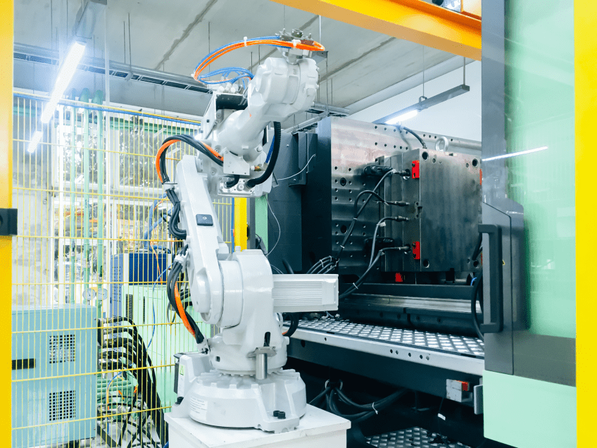 Large industrial robotic arm for manufacturing applications