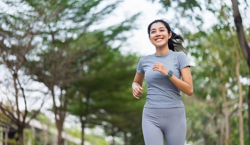 woman jogging